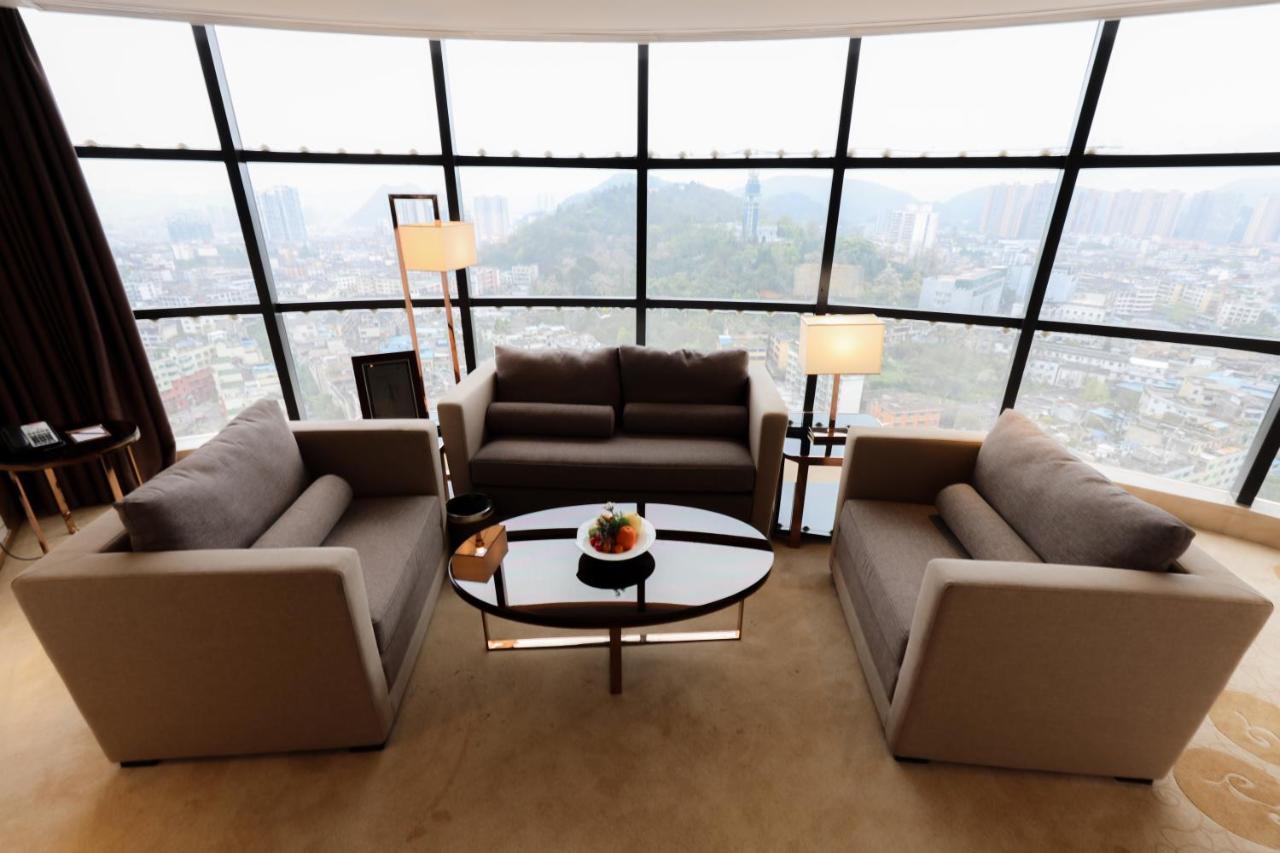 Argyle Grand Hotel Xingyi  Exteriör bild